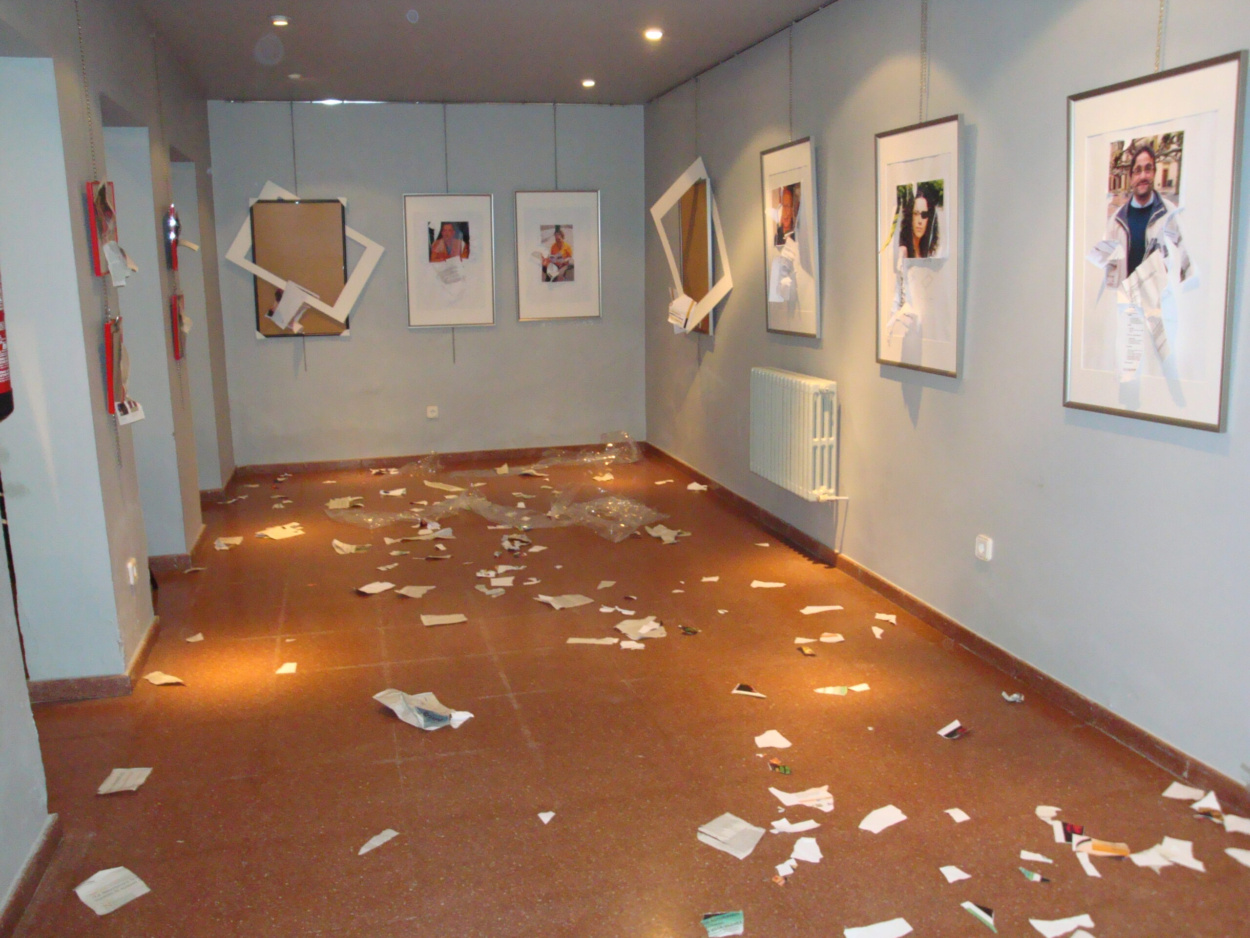 Esposicion de poesía en Sotrondio estrozada